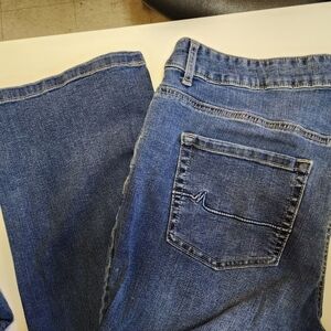 Maurices Plus 18W Dark Blue Denim Jeans Stretchy!